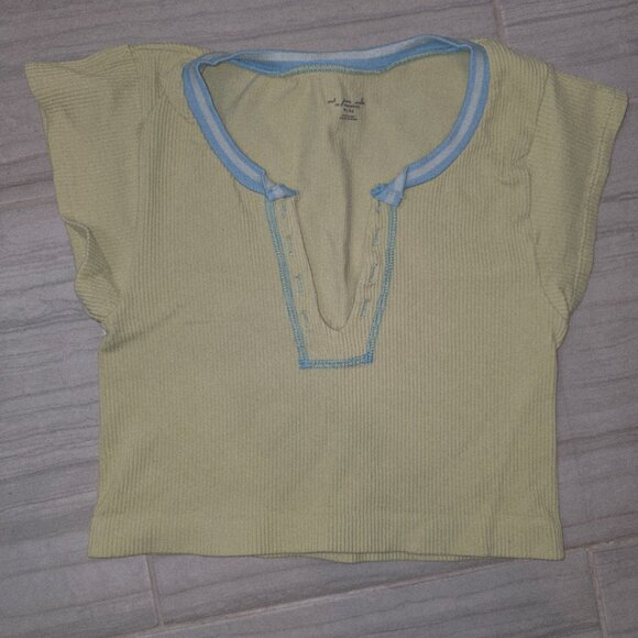 Urban Outfitters Out From Under Go for Gold Seamless Short Sleeve Top - Picture 2 of 6